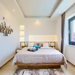Beautiful Tamaria With Heated Pool Vila