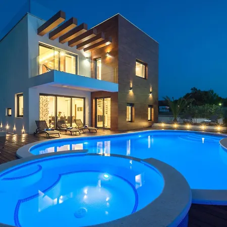Beautiful Tamaria With Heated Pool Zaton (Zadar)