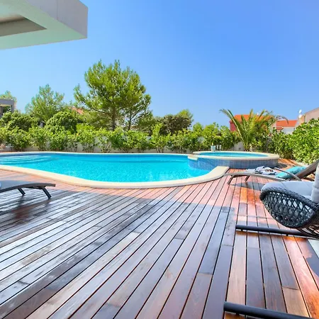 Villa Beautiful Tamaria With Heated Pool